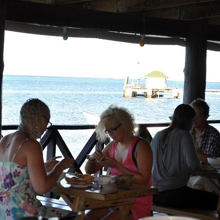 Ratu Kini Backpackers And Dive Resort Mana Island Εξωτερικό φωτογραφία
