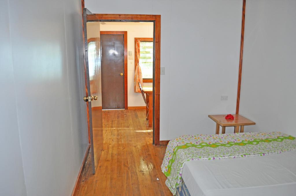 Ratu Kini Backpackers And Dive Resort Mana Island Δωμάτιο φωτογραφία