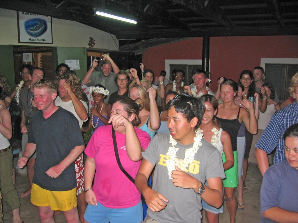 Ratu Kini Backpackers And Dive Resort Mana Island Εξωτερικό φωτογραφία