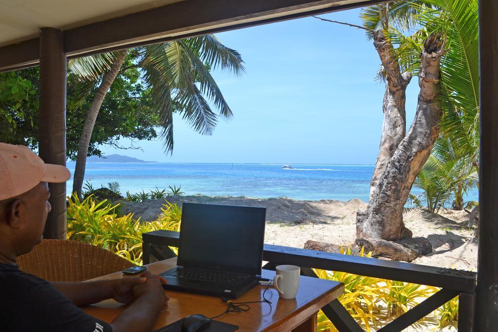 Ratu Kini Backpackers And Dive Resort Mana Island Δωμάτιο φωτογραφία