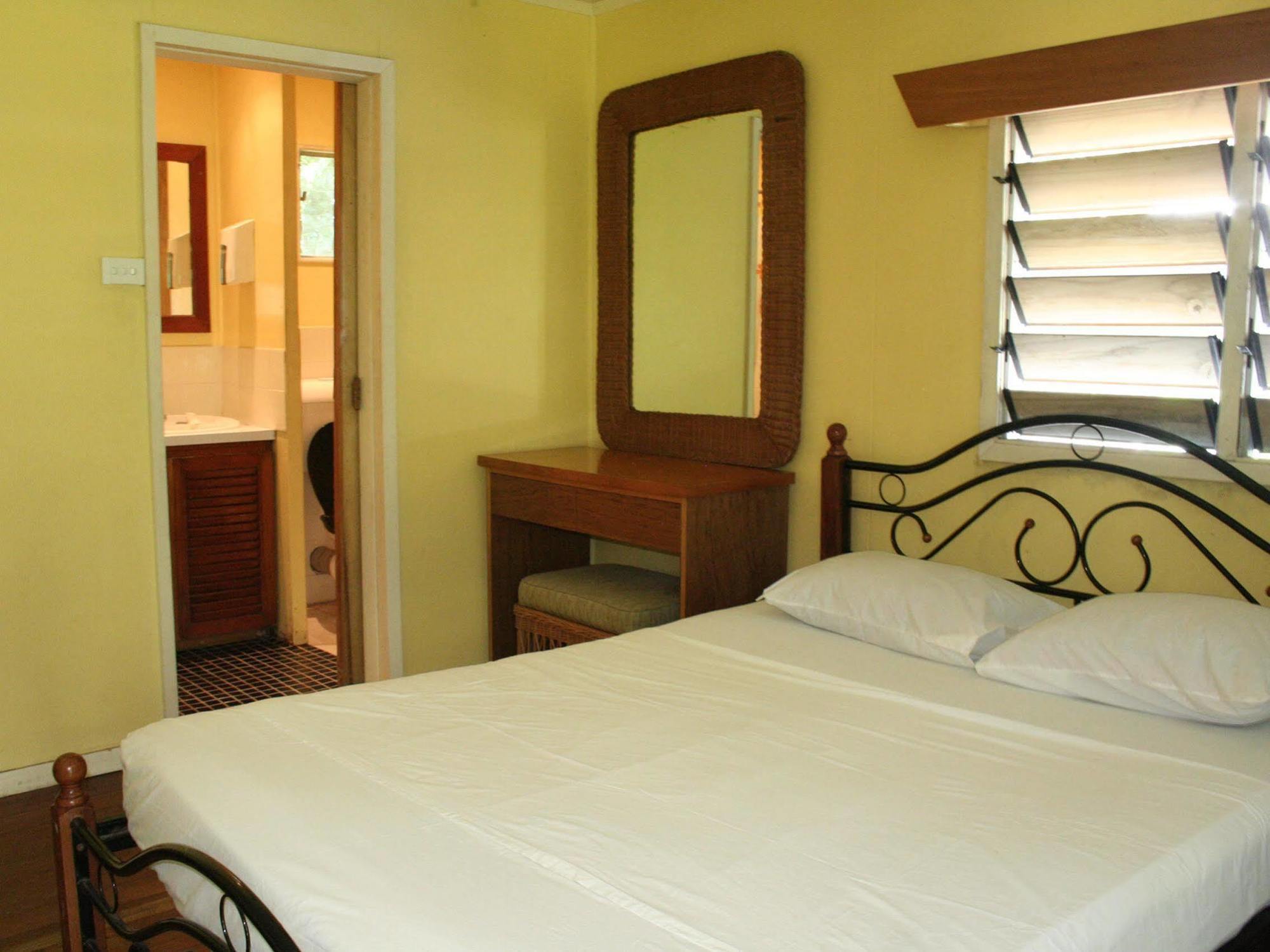 Ratu Kini Backpackers And Dive Resort Mana Island Εξωτερικό φωτογραφία