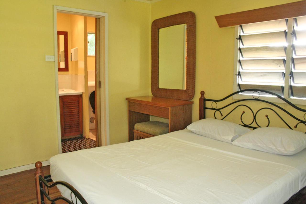 Ratu Kini Backpackers And Dive Resort Mana Island Δωμάτιο φωτογραφία